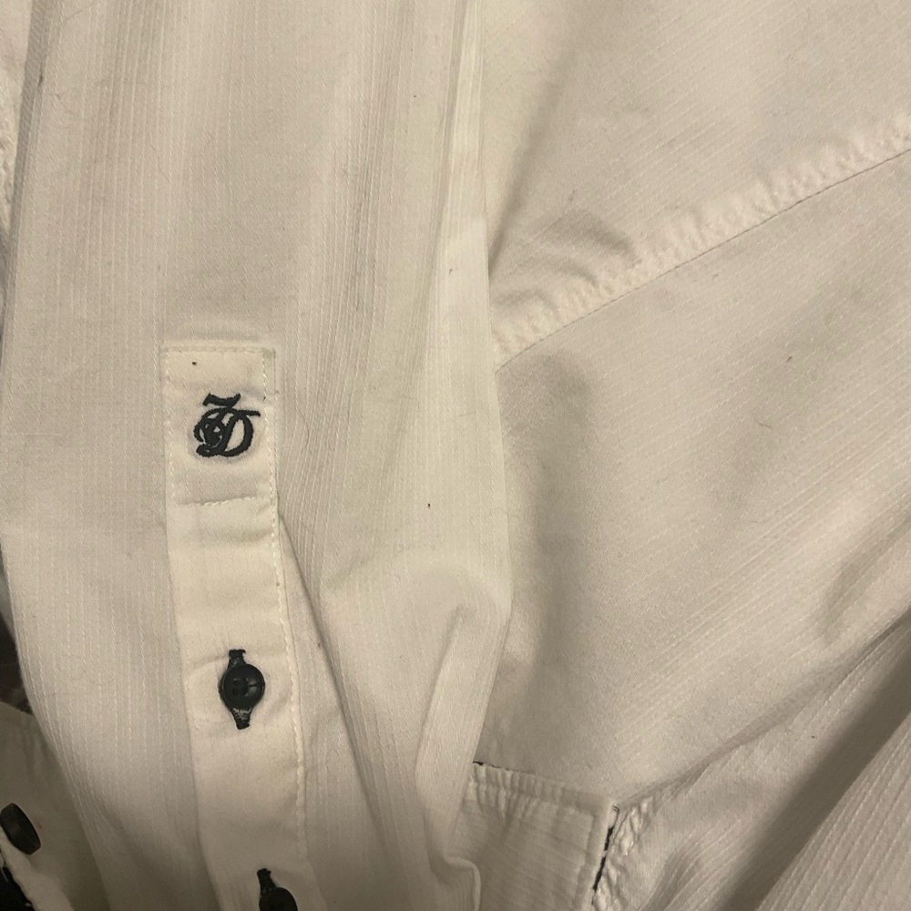 Men’s dress shirt, 7 diamonds